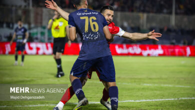 باشگاه چادرملو: دو بازیکن پرسپولیس باید اخراج می شدند