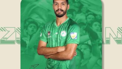 ذوب آهن یک مهاجم خرید